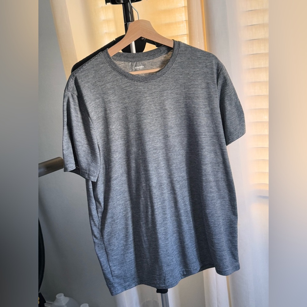 Sonoma Men’s Large T-Shirt